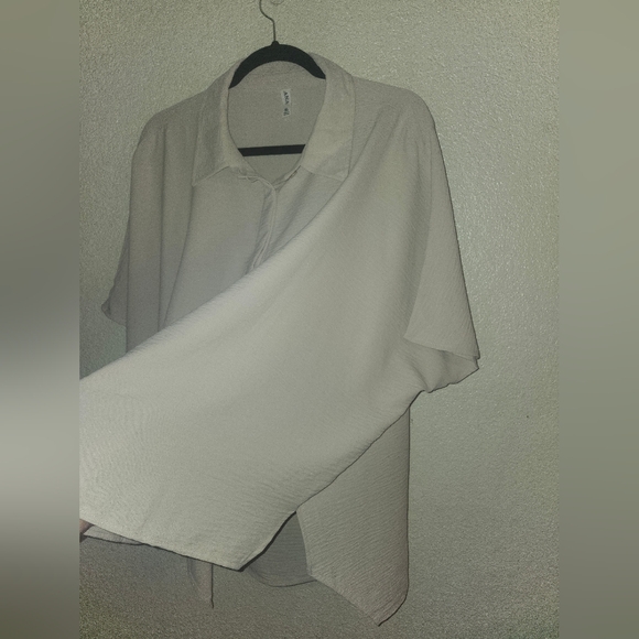 🐚NWOT Zenana "Texture Button Up Short Sleeve High-Low Shirt" Sand Beige🐚 Sz XL - Picture 6 of 14